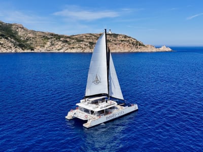 Katamaran-Kreuzfahrt in der Bucht von Calvi auf Korsika mit Mahlzeit
