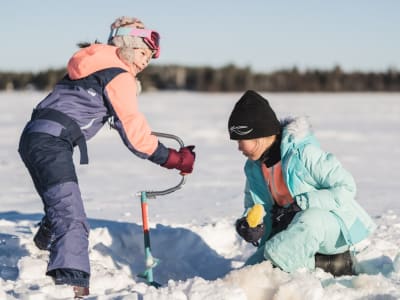 Excursion de pêche sur glace à Mörön près de Luleå