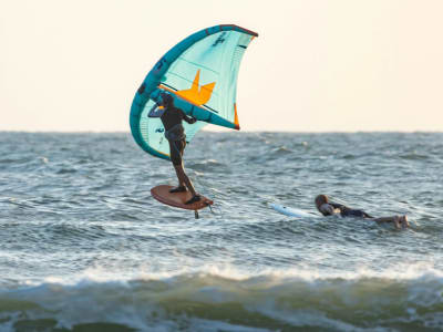 Wing Foiling Erlebnis vom Ligaria Strand in Agia Pelagia bei Heraklion