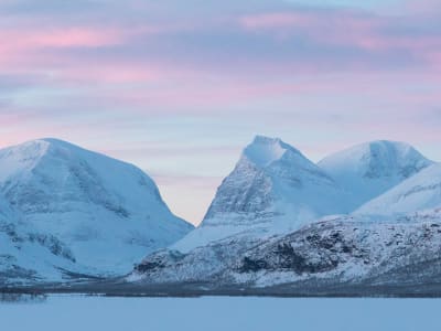 Overnight Northern Lights Tour in Kebnekaise with Sami Photo Guide, from Kiruna