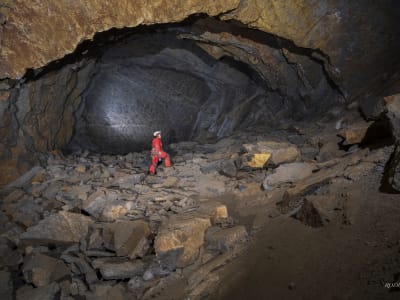 Vivaque y espeleología en la Fontaine de Champclos cerca de Les Vans, Ardèche