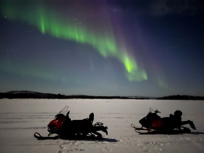 Aurora Boreal Excursión en moto de nieve en Ivalo