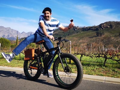 Visita guiada en bicicleta eléctrica por los viñedos de Franschhoek, cerca de Ciudad del Cabo