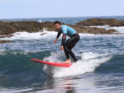 Cours de surf à Porto da Cruz près de Santana, Madère