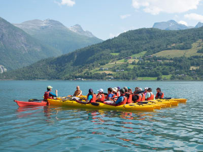 Excursión en kayak por Nordfjord desde Olden