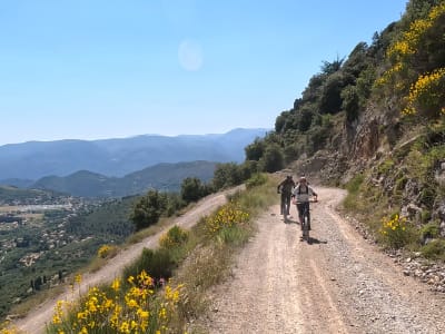 Geführte Off-Road Tour mit elektrischen Scootern in Levens, in der Nähe von Nizza