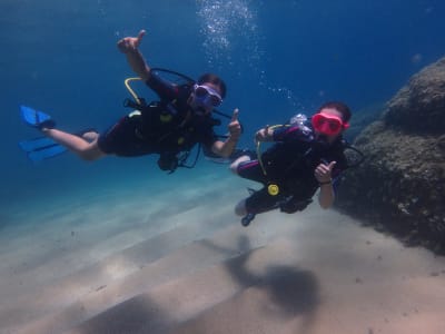 Entdecken Sie das Tauchen in Lloret de Mar am Strand von Fenals