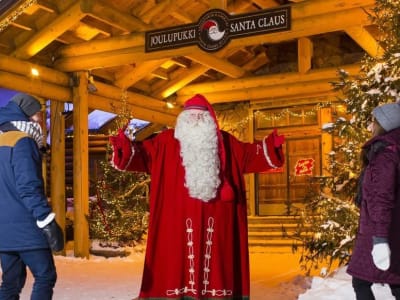 Visite guidée du village du Père Noël, chiens de traîneau et promenade en traîneau à rennes à Rovaniemi