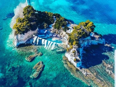  Turtle Spotting Glass-Bottom Boat Tour to Marathonissi Island and Keri Caves, from Laganas 
