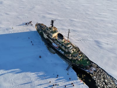 'Sampo' Icebreaker Boat Cruise and Ice Floating Excursion in Kemi from Oulu
