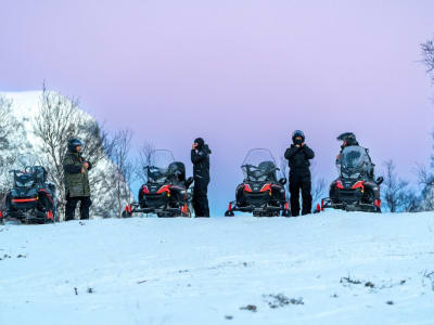 Schneemobilsafari mit Eisdomen und Rentierbesuch ab Tromsø