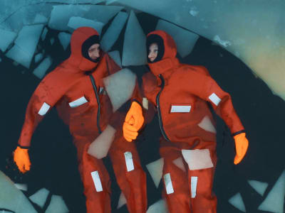 Expérience d'ice floating dans l'Arctique à Vilppulantie près de Laukaa 