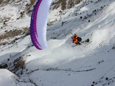 Vuelos en Parapente Biplaza de Invierno desde el Valle de Benasque, en la Estacón de Ski de Cerler