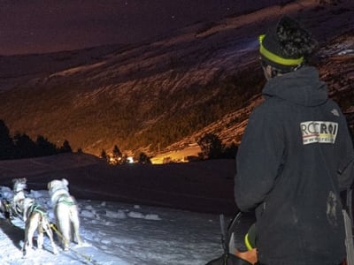 Excursión nocturna en Trineo de perros desde Grau Roig en el Parque de Montaña de Grandvalira, Andorra