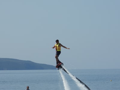 Entdecken Sie Flyboarding in Kalamata, Messinia