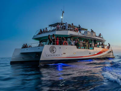 Croisière ‘Party Boat’ en catamaran dans le golfe d’Ajaccio
