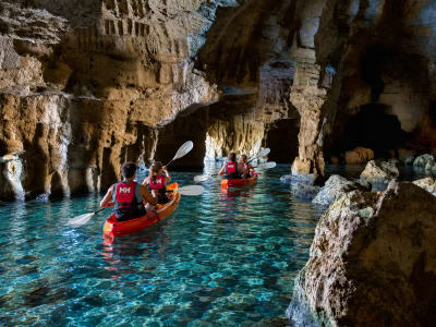 Excursión guiada en kayak de mar a Cova Tallada, en Denia (Alicante)