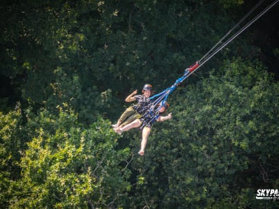 Saut pendulaire sur corde au Viaduc de la Souleuvre, Normandie