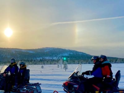 Excursion en motoneige dans la forêt de Pyhäjärvi depuis Pyhä-Luosto