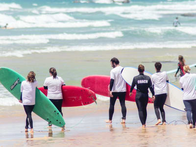 Cours de surf à Vila Nova de Milfontes, dans le sud-ouest du Portugal