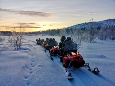Noche en iglú y Moto de nieve desde Kiruna 