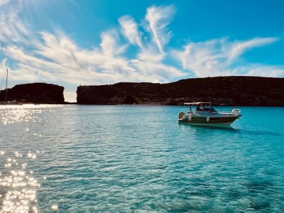 Private Boat Tour to the Blue Lagoon and Santa Maria Caves on Comino Island