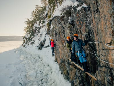 Winterlicher Klettersteig von Cap Jaseux entlang des Saguenay-Fjords, Saint-Fulgence