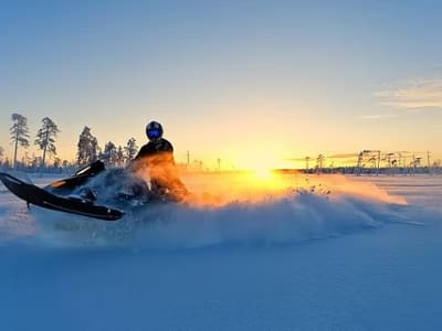 Aventura en Moto de nieve en Saariselkä, Inari