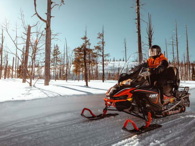 Safari de Día Completo en Moto de Nieve por Ylläs