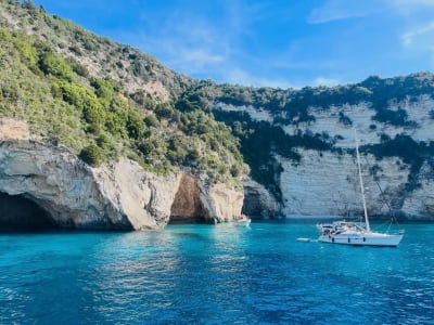 Bootsfahrt nach Paxos und Antipaxos mit Besuch der Blauen Grotten ab dem Hafen von Parga