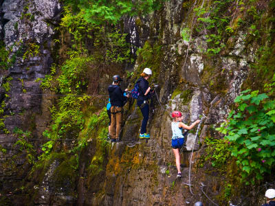 Vía Ferrata de las Gargantas de Ailefroide, cerca de Vallouise-Pelvoux, en los Écrins