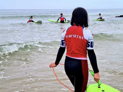 Gruppenunterricht im Surfen in Bidart