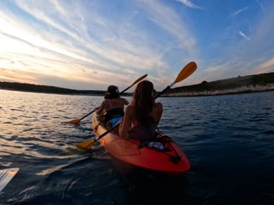 Excursion en kayak au coucher du soleil le long du cap Kamenjak