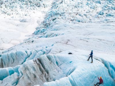 Escalade de glace sur le glacier Vatnajökull depuis Freysnes près de Skaftafell