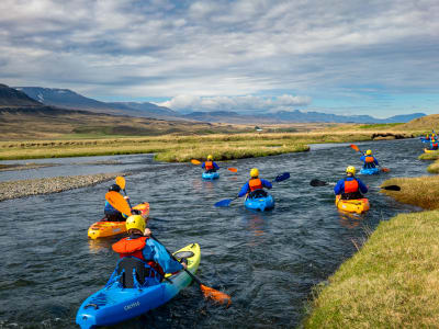 Kayak sit-on-top sur la rivière Svartá au départ de Bakkaflöt, à Varmahlíð
