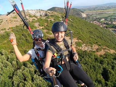 Vuelo en parapente biplaza en San Giuliano Terme, cerca de Pisa