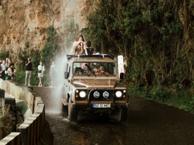 Guided Hiking and 4x4 Tour to Rabaçal '25 Fountains' Levada and Skywalk in Madeira
