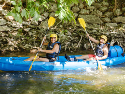 Alquiler de canoas kayak en el río Hérault desde Saint-Bauzille-de-Putois, cerca de Montpellier