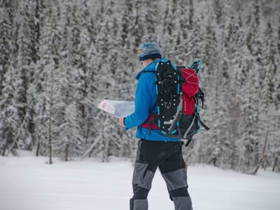 Aventura ártica: Raquetas de nieve, pesca en el hielo, encender fuego y formación en supervivencia desde Rovaniemi