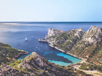 Excursión en catamarán por el Parque Nacional de las Calanques desde Marsella con almuerzo