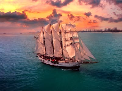 Sunset Dinning Cruise in Singapore