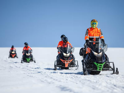 Moto de nieve en Mýrdalsjökull y Senderismo glaciar en Sólheimajökull cerca de Vík i Myrdal