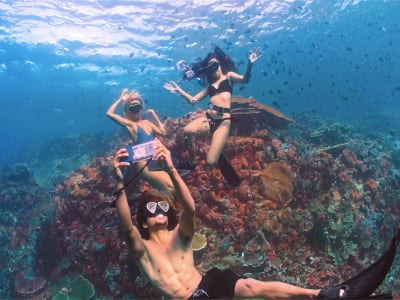 Snorkeling avec scooter sous-marin dans les calanques des îles du Frioul depuis le Vieux-Port de Marseille