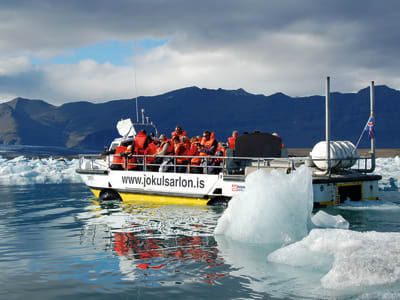 Excursión de día completo en barco por la laguna glaciar de Jökulsárlón desde Reikiavik