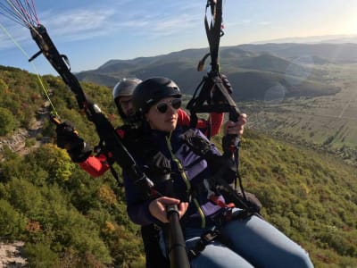 Tandem-Paragliding-Flug in der Nähe der Plitvicer Seen