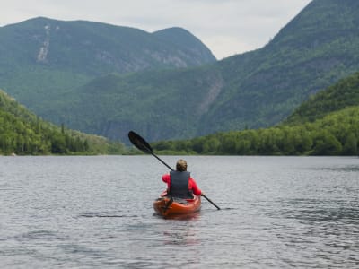 Alquiler de kayak de mar en el Parque Nacional de Hautes-Gorges-de-la-Rivière-Malbaie, Charlevoix