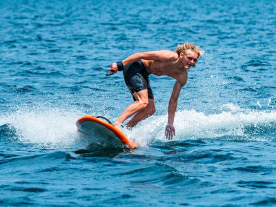 Entdecken Sie Electric Surfboarding auf dem See Biscarrosse in den Landes