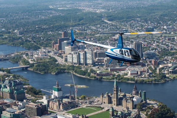 Hubschrauberflug in Ottawa-Gatineau