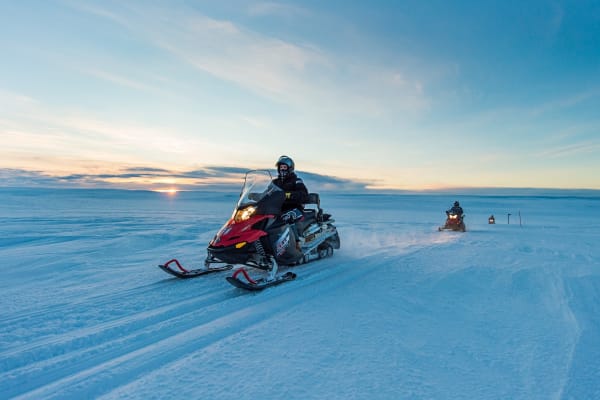 Safari en motoneige aux aurores boréales à partir de Mehamn dans le Finnmark