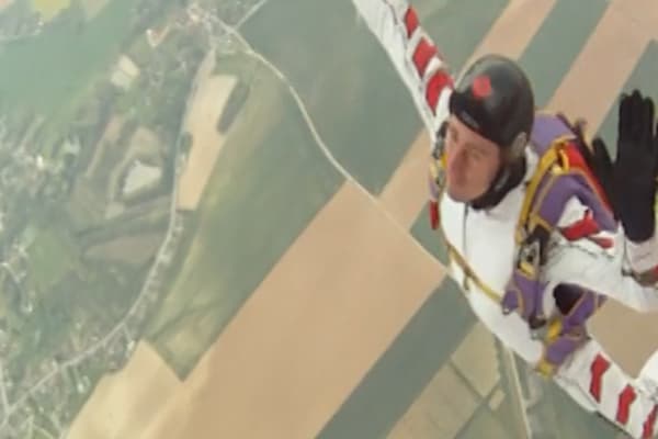 Skydiving in Paris
